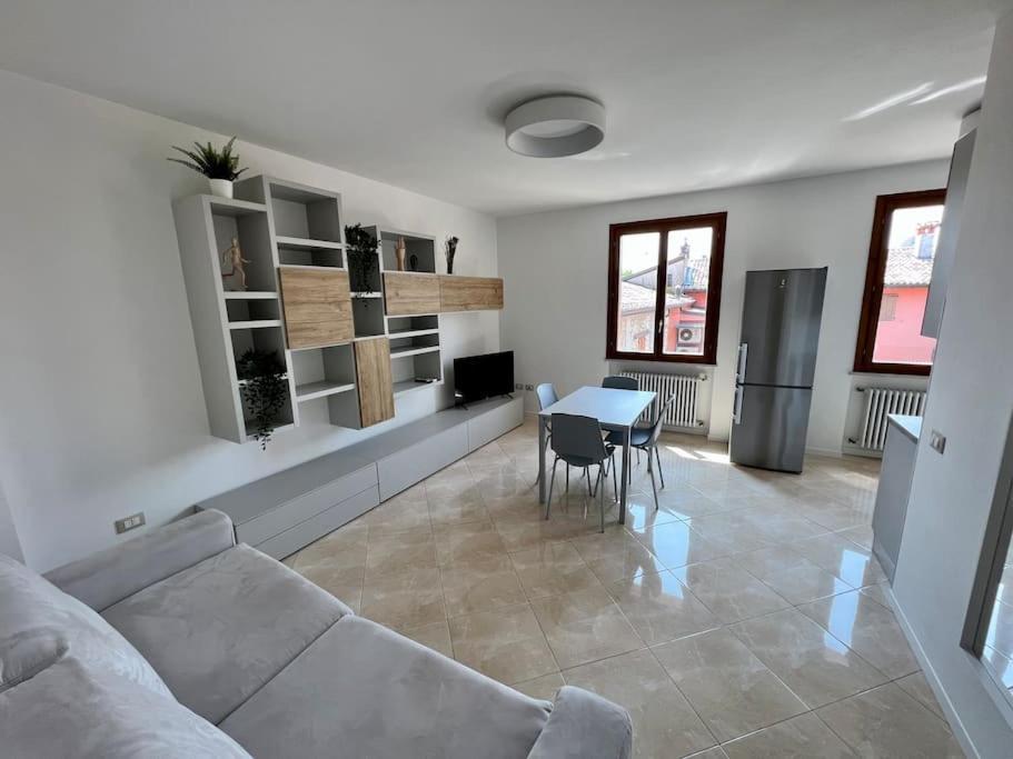 Beija Flor-Trilocale Piazza Garibaldi N18 Apartman Desenzano del Garda Kültér fotó