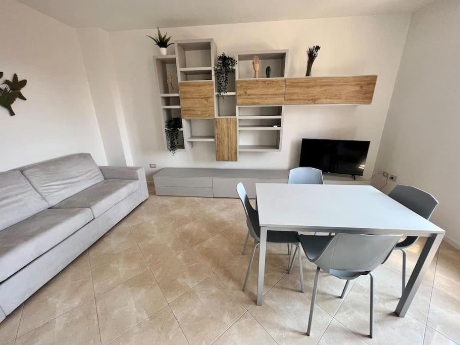 Beija Flor-Trilocale Piazza Garibaldi N18 Apartman Desenzano del Garda Kültér fotó