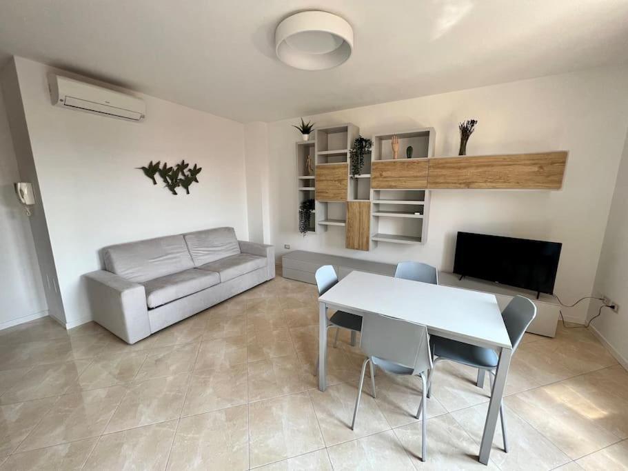Beija Flor-Trilocale Piazza Garibaldi N18 Apartman Desenzano del Garda Kültér fotó