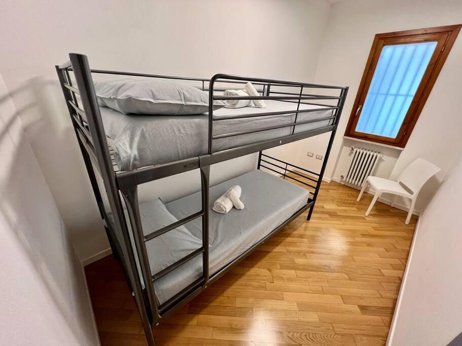 Beija Flor-Trilocale Piazza Garibaldi N18 Apartman Desenzano del Garda Kültér fotó