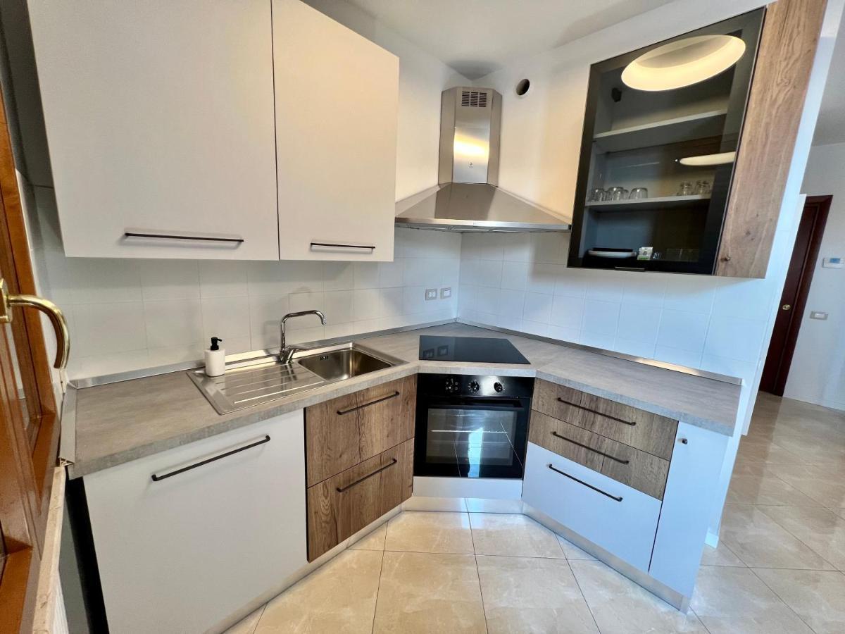 Beija Flor-Trilocale Piazza Garibaldi N18 Apartman Desenzano del Garda Kültér fotó